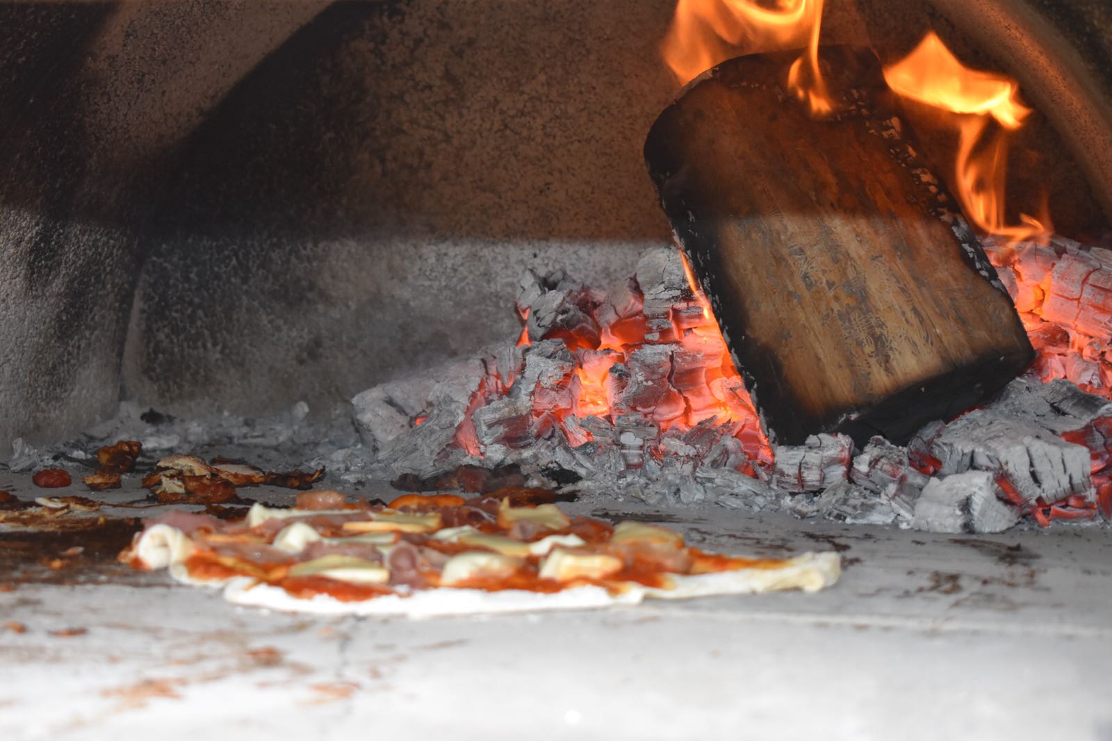 pizza in de oven